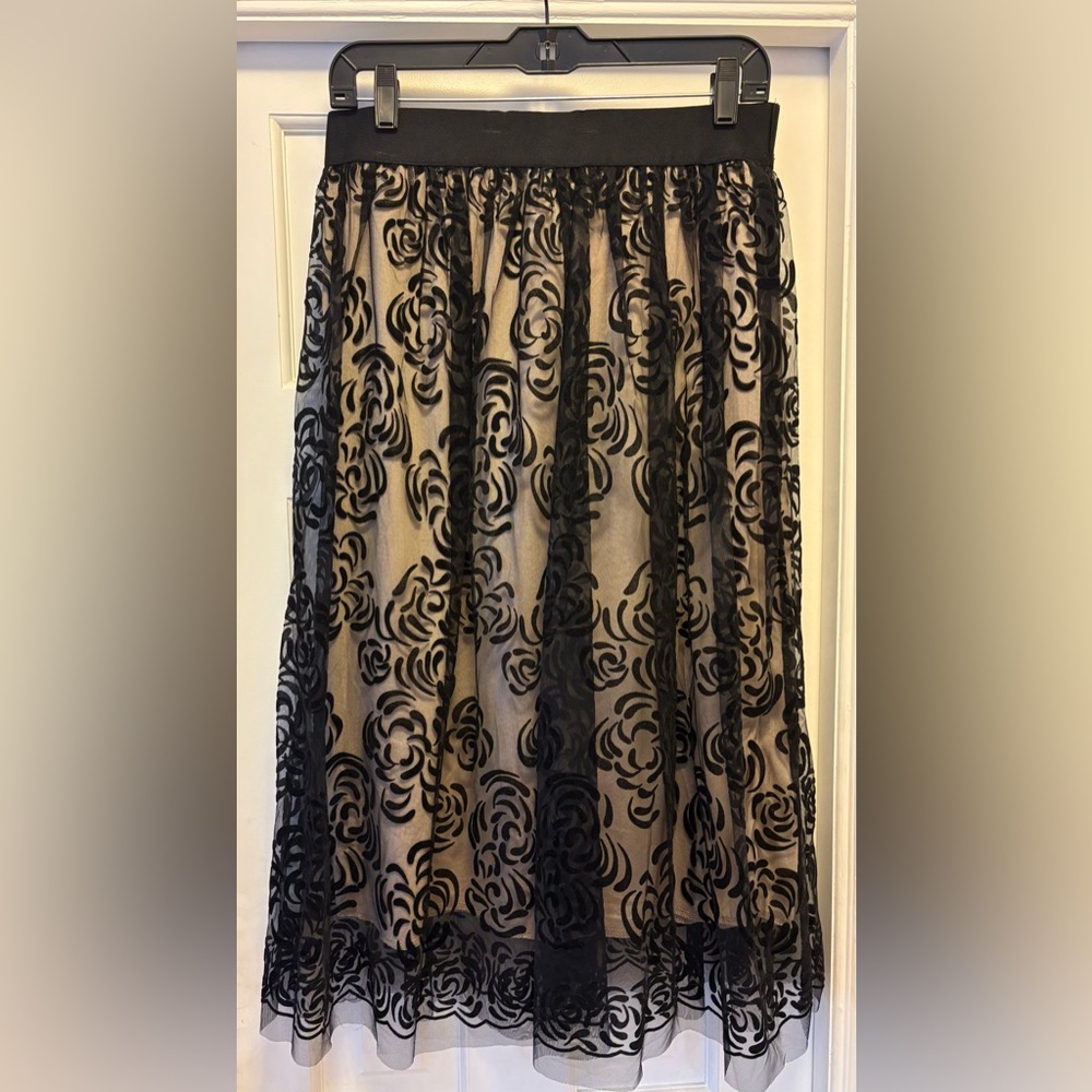 Metro Wear Black and Brown Lace Skirt